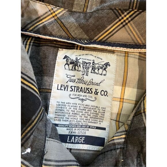 Levi’s button down shirt - Picture 4 of 7